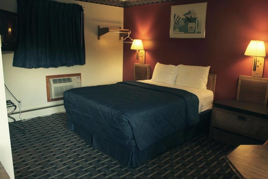 Budget Host Inn 프리드레이 외부 사진